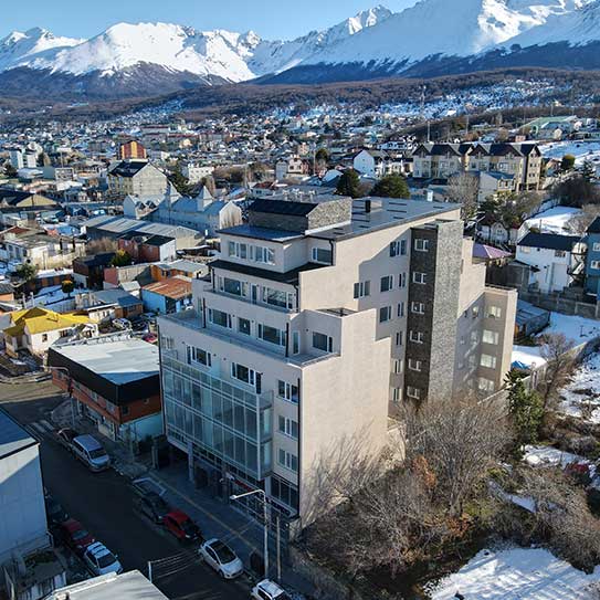 GOBERNADOR DELOQUI 373